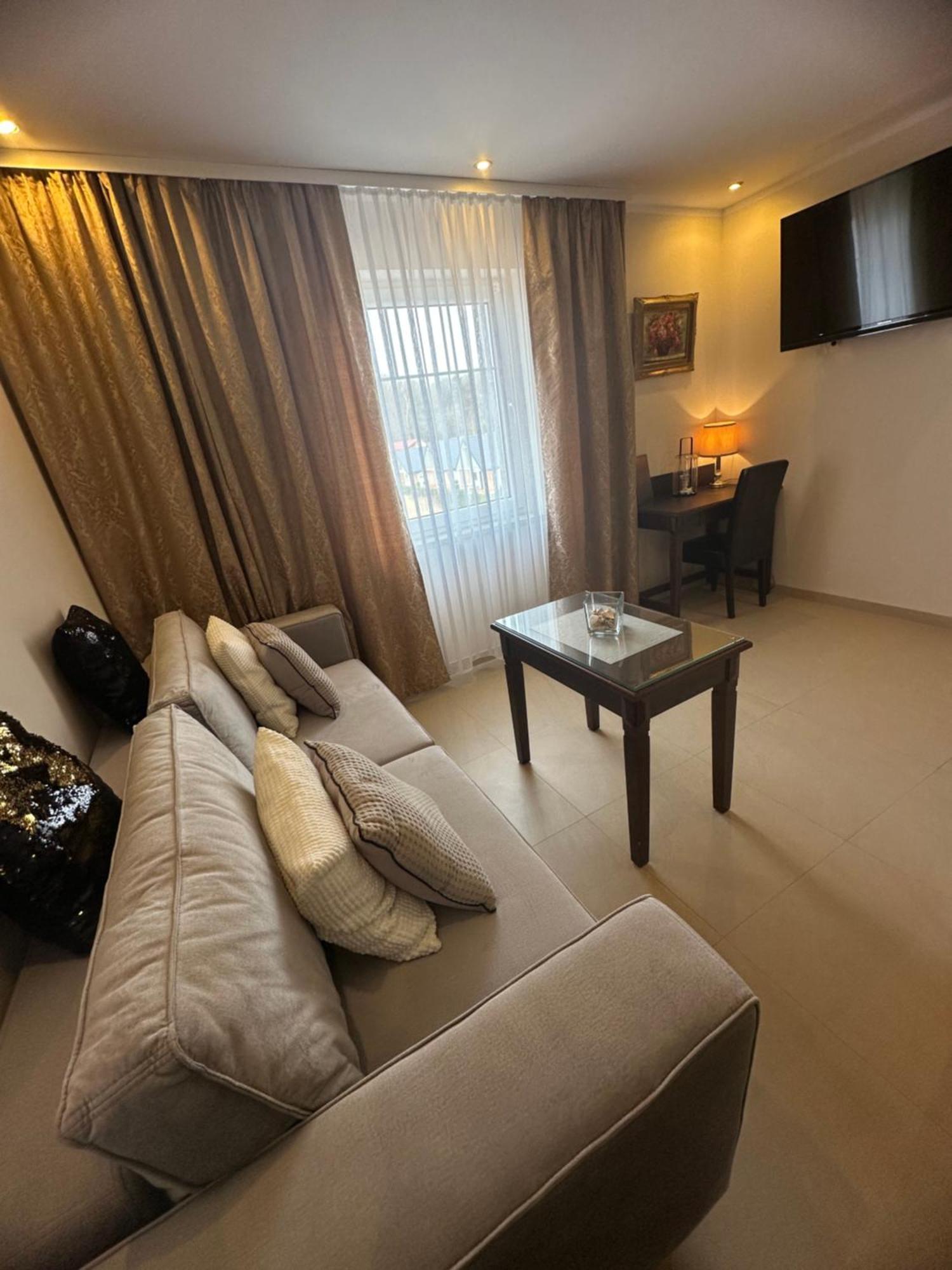 Villa Taan Royal Rewal Ngoại thất bức ảnh
