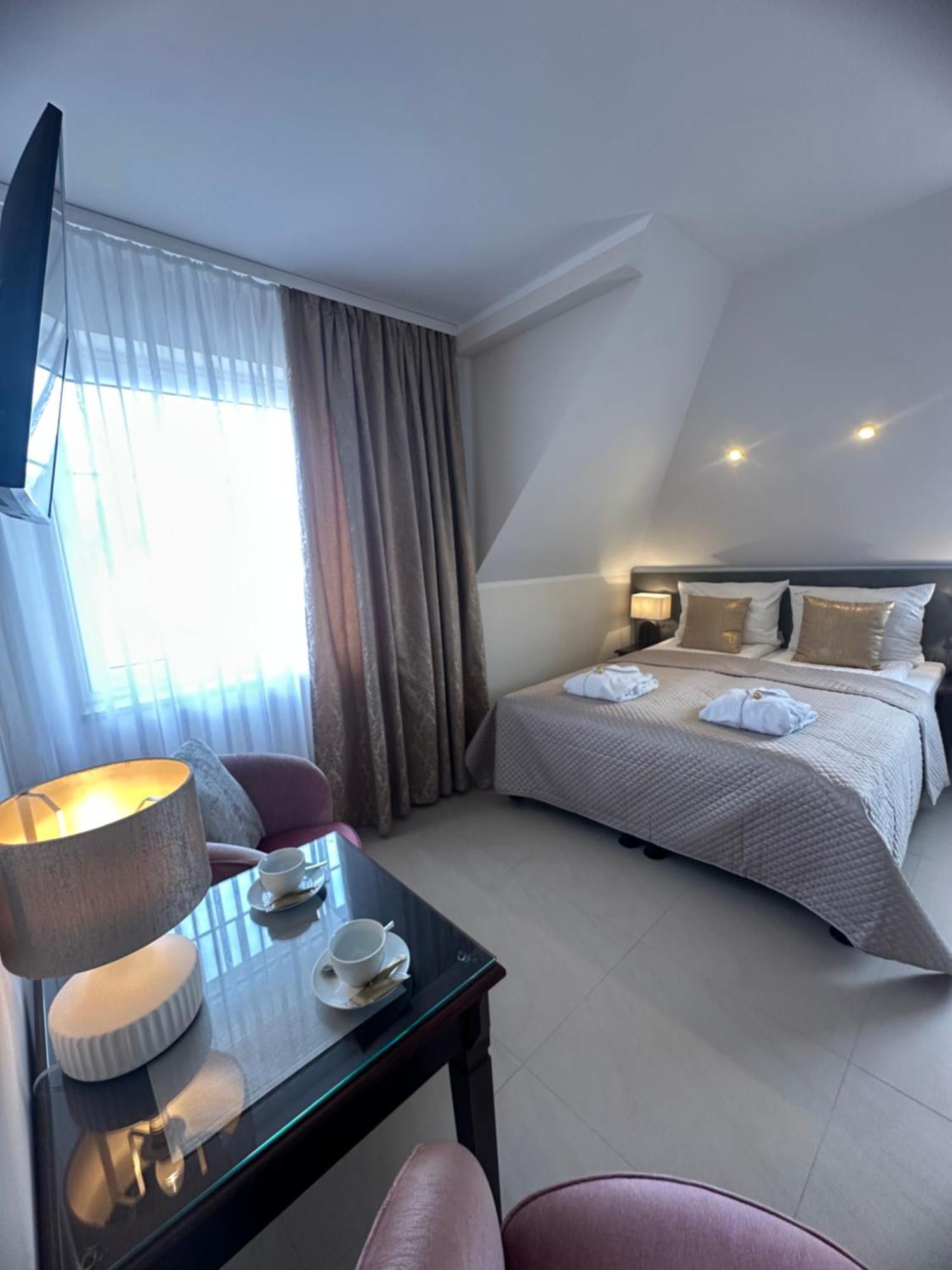 Villa Taan Royal Rewal Ngoại thất bức ảnh